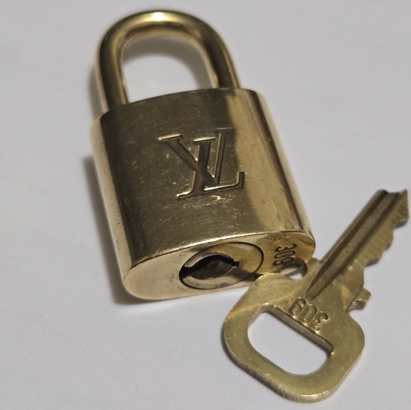Louis vuitton Lock and key 300's Series - Picture 5 of 16